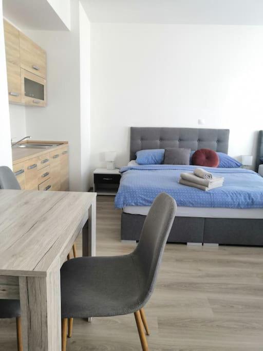 Апартаменты Apartman Praha Экстерьер фото