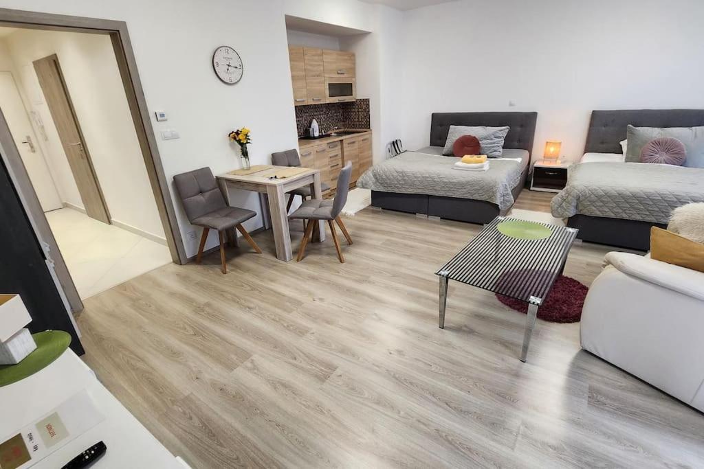 Апартаменты Apartman Praha Экстерьер фото